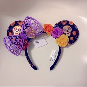 DISNEY Minnie Mouse “Coco” Dia de Los Muertos